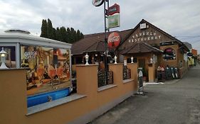 Fehérló Vendégház & Restaurant